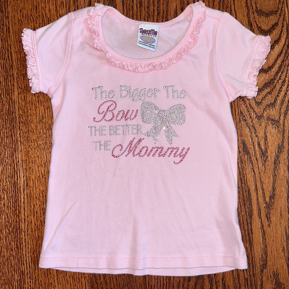 Boutique girls shirt - “the bigger the bow the better the mommy” size 5/6